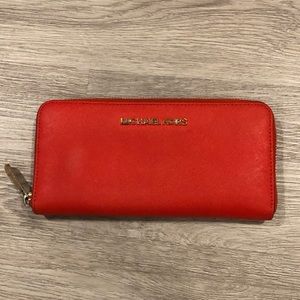 MICHAEL KORS JET SET TRAVEL GENUINE LEATHER WALLET
